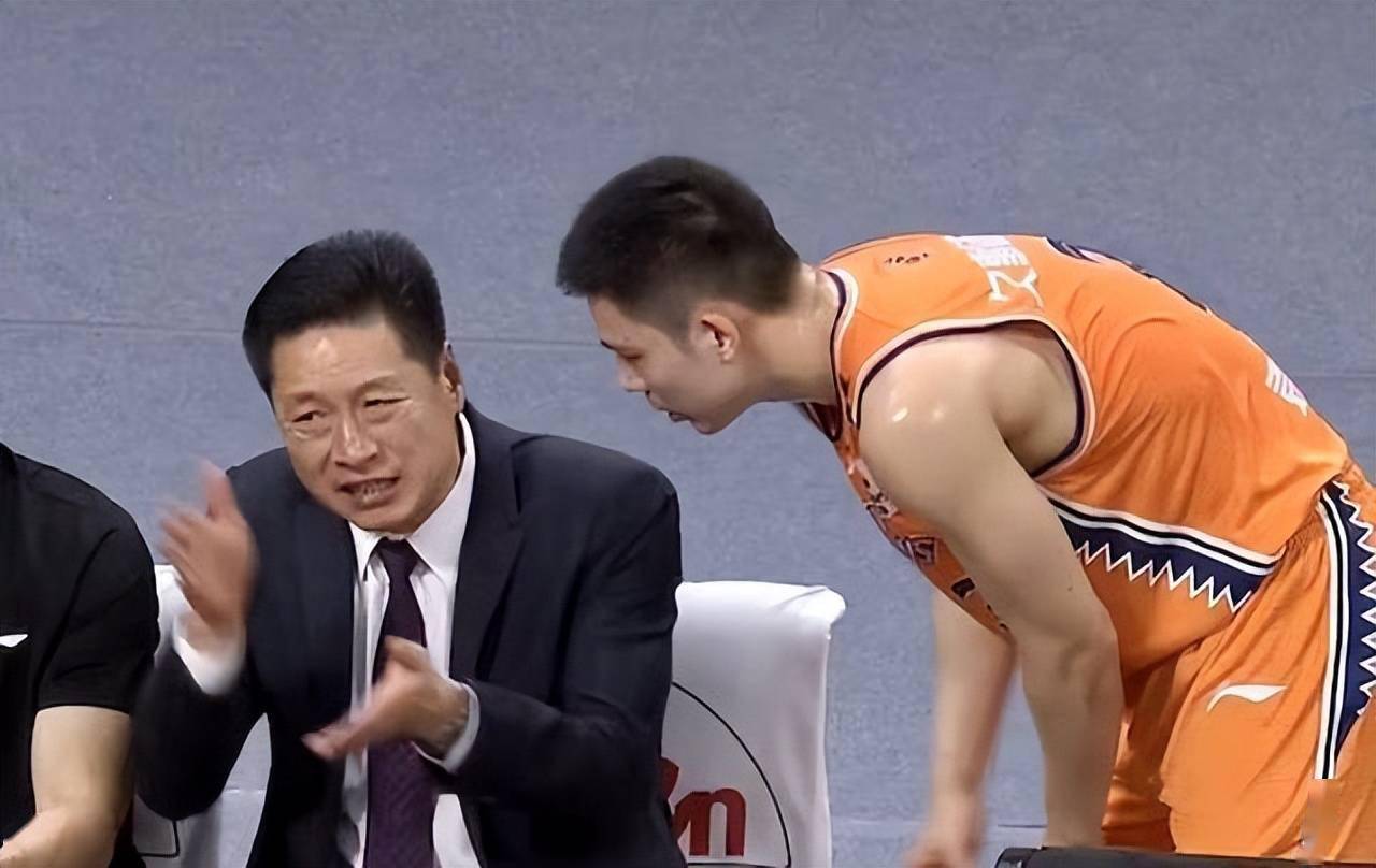 多米体育APP-广厦男篮新赛季征战仪式